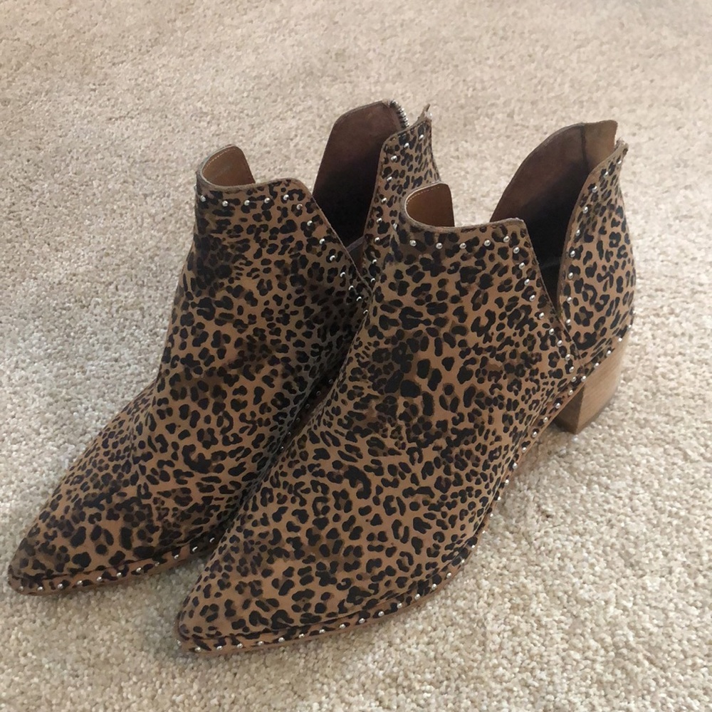 Dolce Vita Leopard Print Booties - Picture 14 of 14